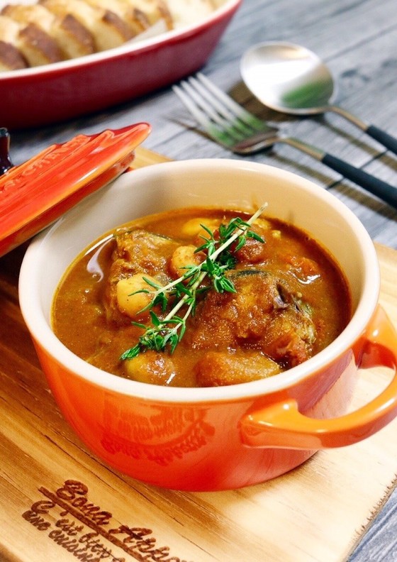 サバ缶とひよこ豆のトマトカレー