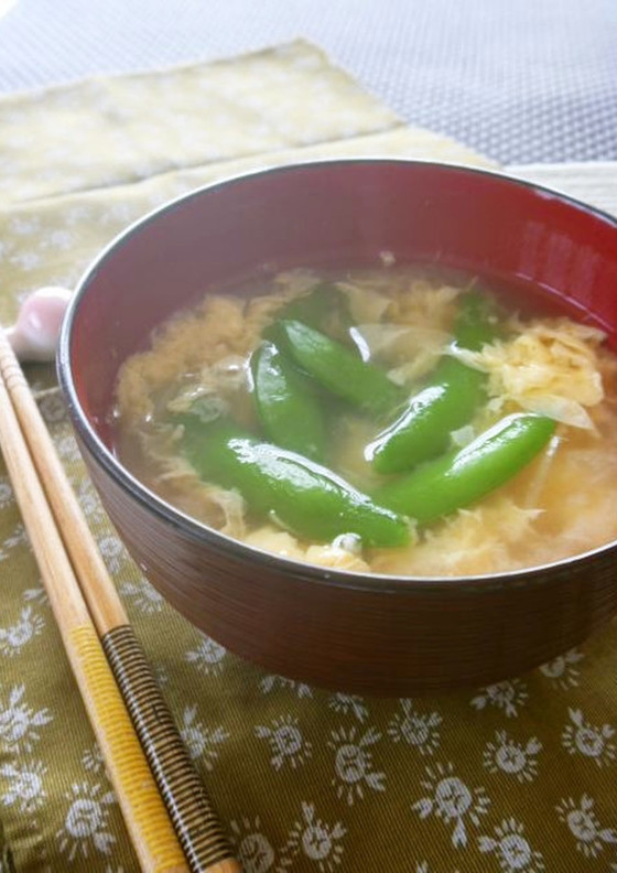 スナップえんどうの卵とじみそ汁
