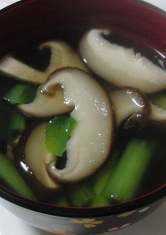 椎茸とチンゲン菜のすまし汁
