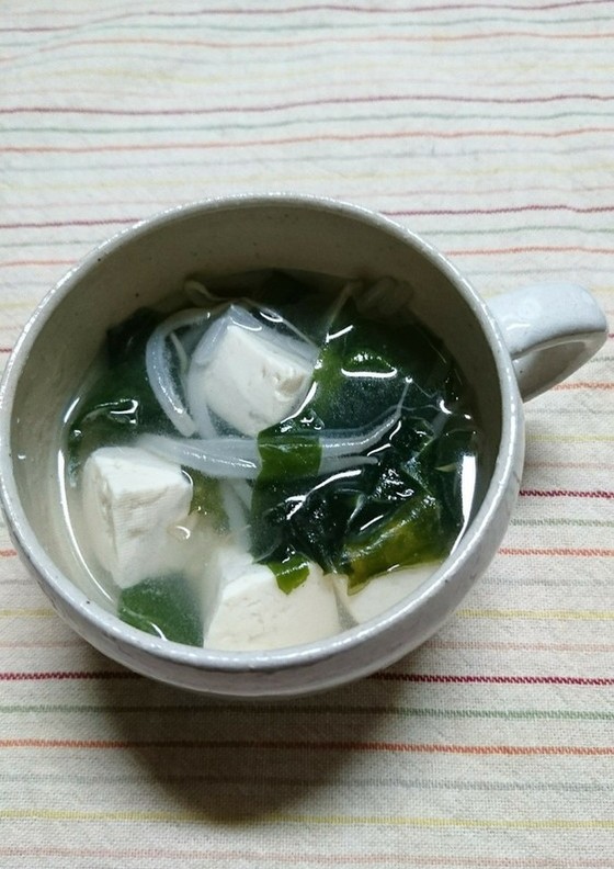 豆腐とわかめ もやしのスープ