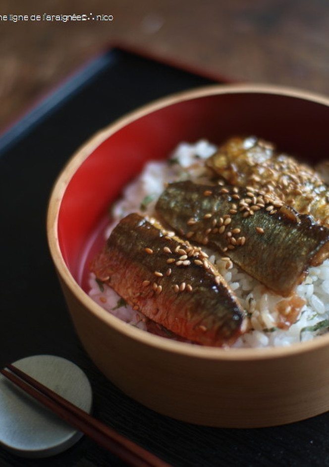 秋刀魚の蒲焼 紫蘇丼
