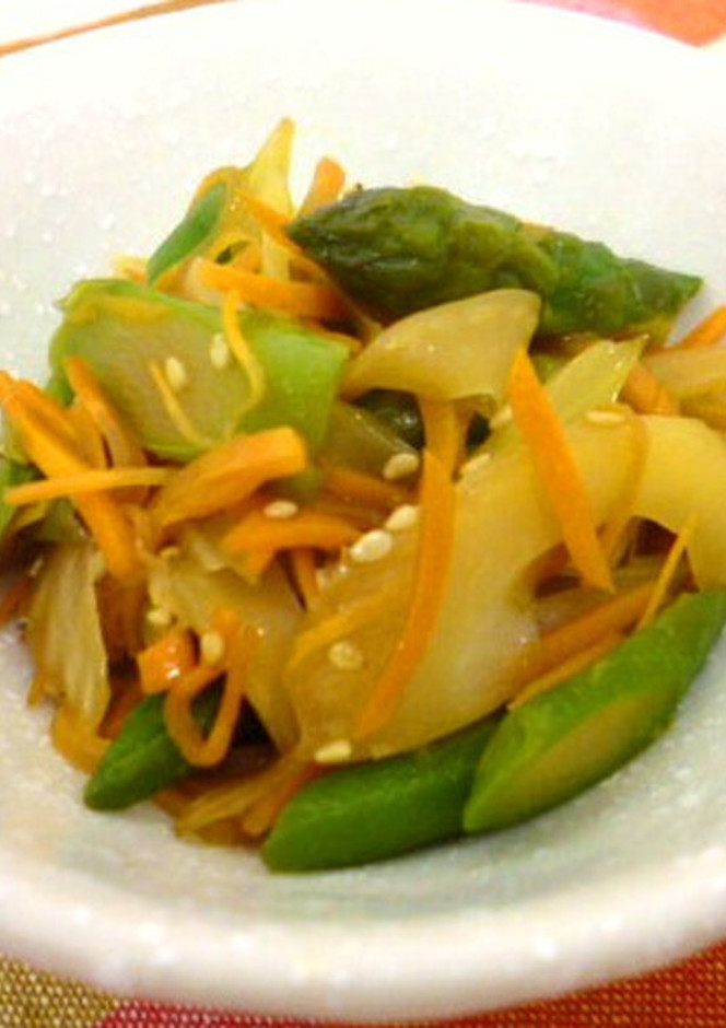 セロリ アスパラしゃっきりゴマ風味炒め