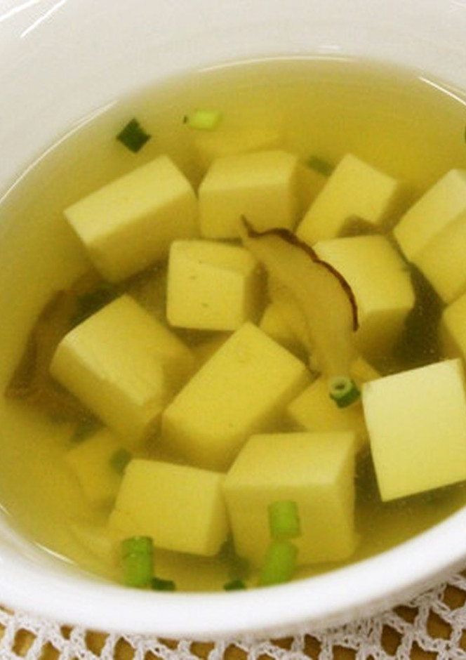 豆腐と椎茸の鶏がらあっさりスープ