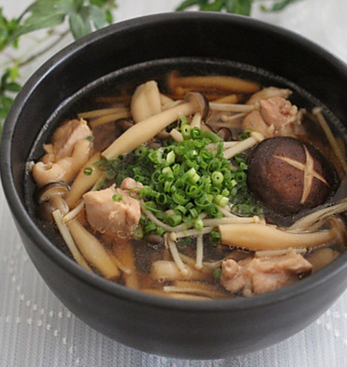 年越しそばに たっぷりきのこと鶏肉のそば