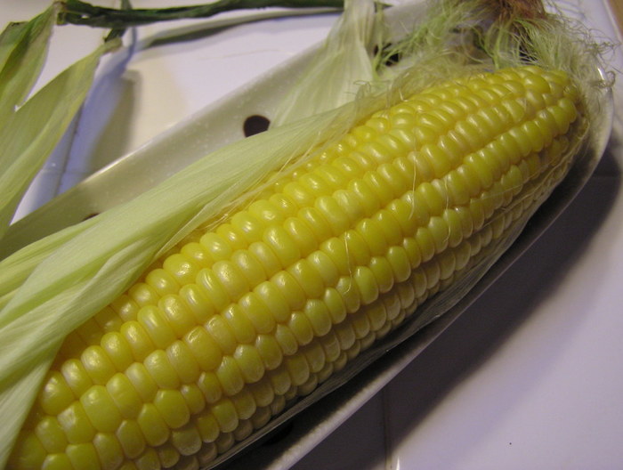 皮ごとチンするとうもろこし