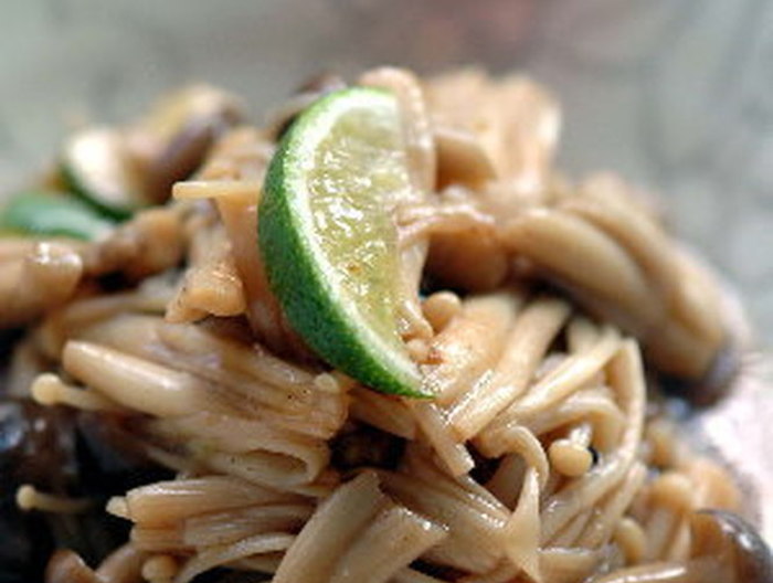 かぼす香る きのこのマリネ