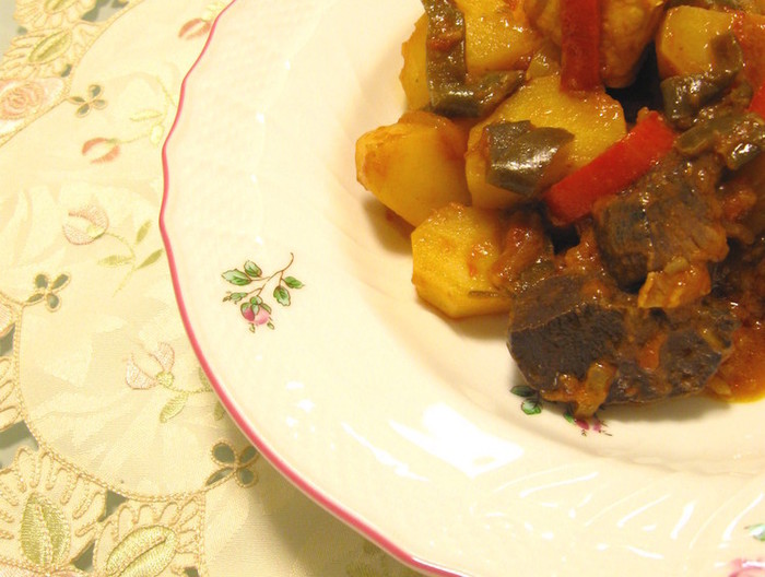 スペイン料理 マグロのバスク風煮込み