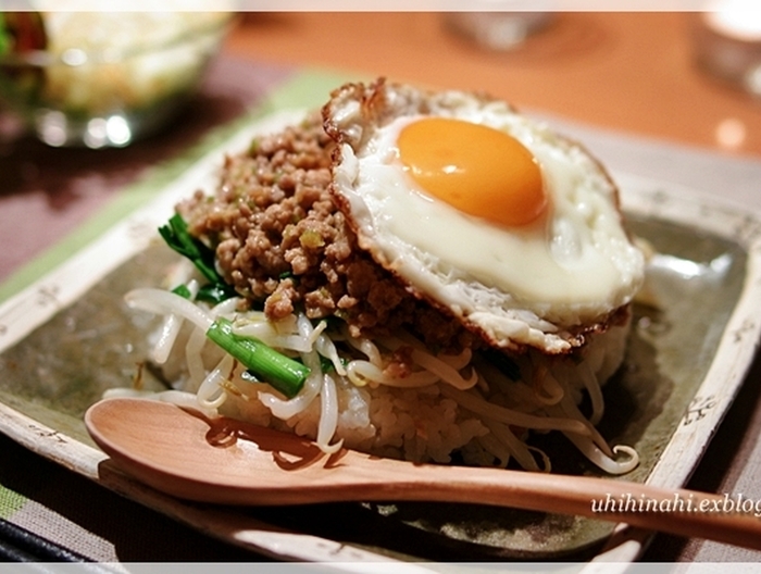 エスニックそぼろのっけご飯