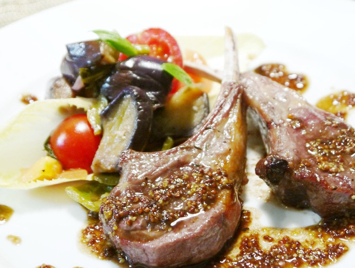 ラムチョップのバルサミコソースがけ