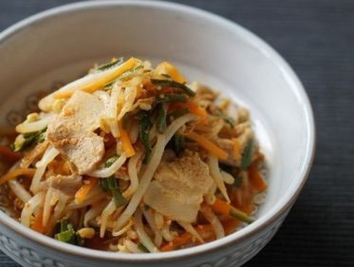 レンジで 豚肉とにらもやしのピリ辛