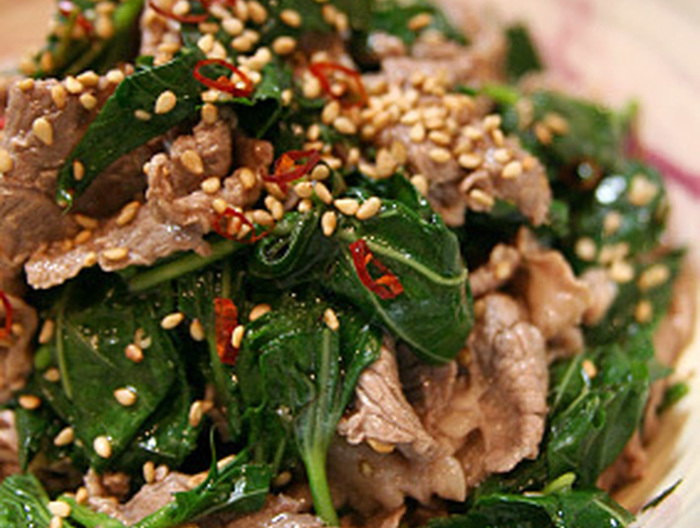 牛肉とモロヘイヤのオイスターあえ