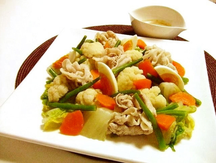 豚しゃぶと温野菜の彩りサラダ