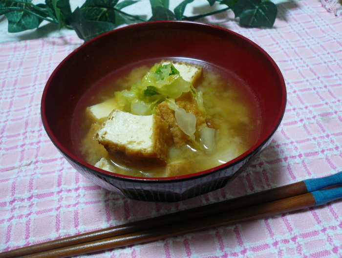 厚揚げと白菜のおみそ汁