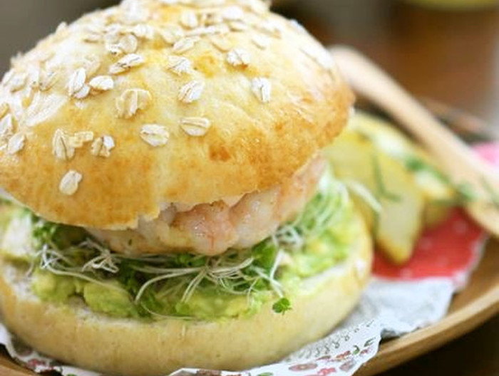 プリプリ 海老バーグとアボカドのバーガー