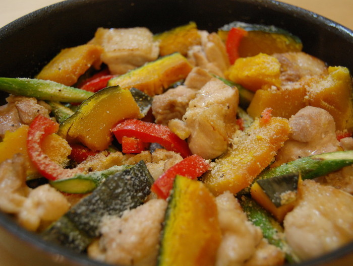 簡単 鶏肉と彩り野菜のオーブン焼き
