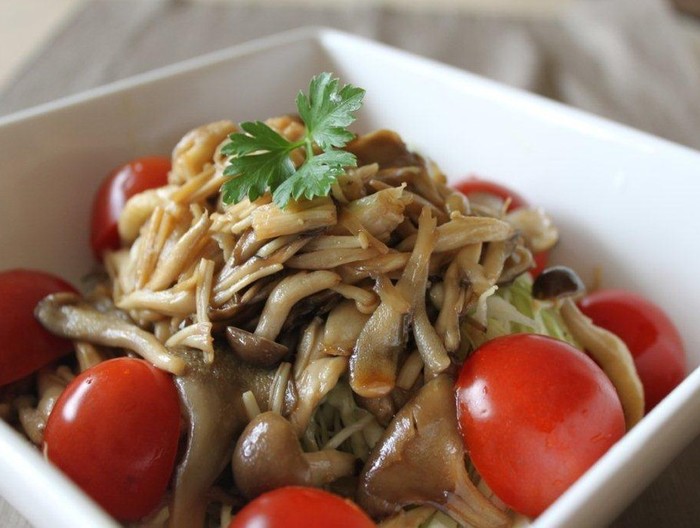 キャベツときのこのサラダ