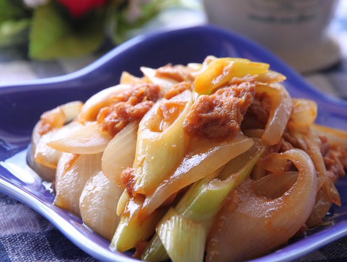 長ネギと玉ねぎとツナのコチュジャン炒め