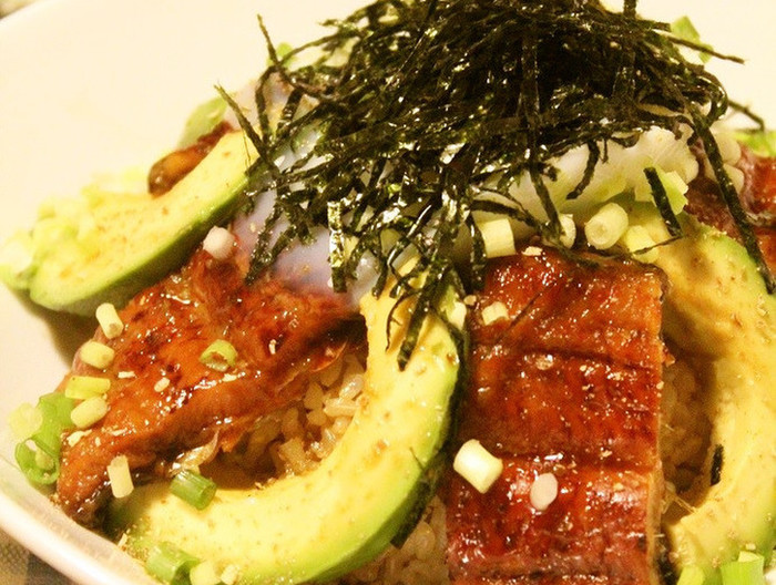 鰻とアボカド丼 わさび風味