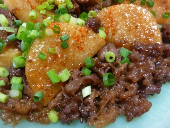 すき焼き風牛肉と焼き山芋の炒め物