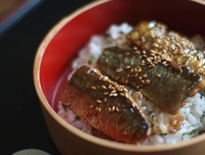 秋刀魚の蒲焼 紫蘇丼