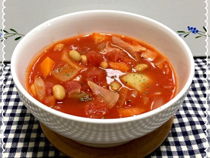 トマト缶と大豆のスープ