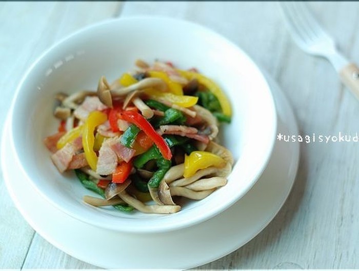 パプリカとしめじのバターポンソテー