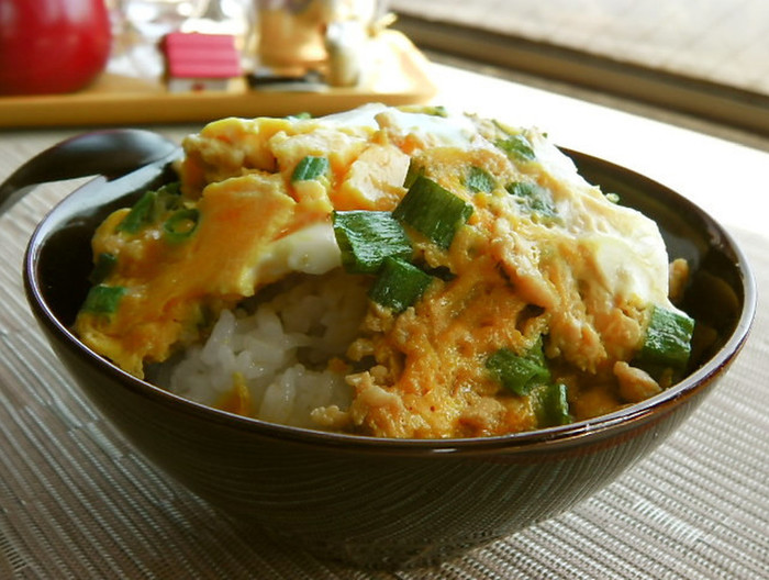 鶏ひき肉で作る簡単親子丼