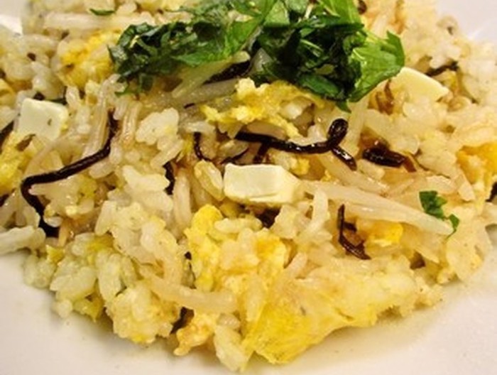 もやしたっぷり炒飯