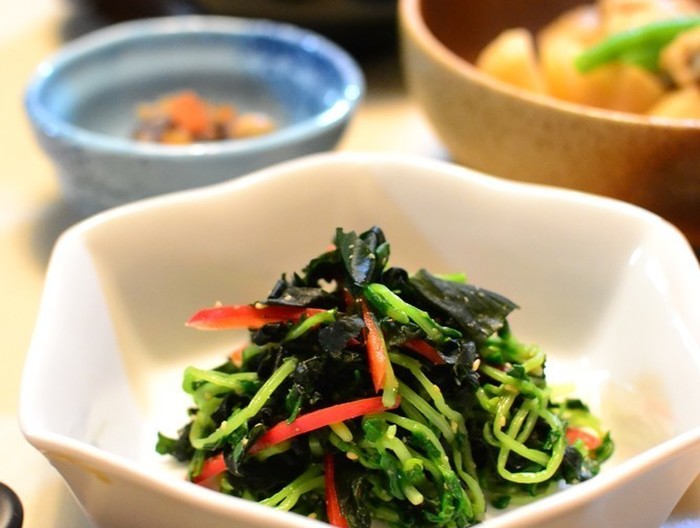 わかめと豆苗のごまみそあえ