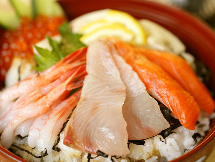 胚芽ご飯で 海鮮丼