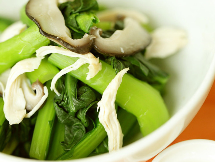 鶏ささみと小松菜の粒マスタードマヨ和え