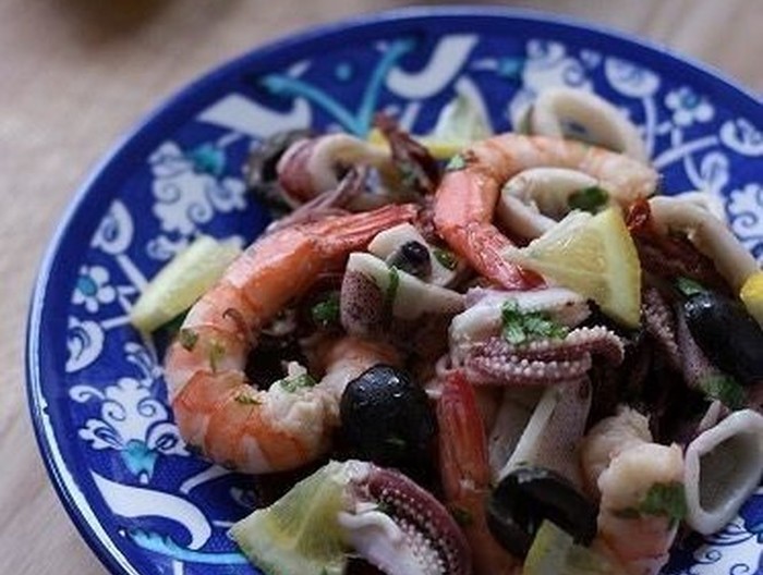 シーフードとドライトマト オリーブマリネ