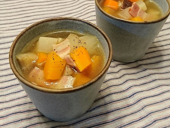 根菜ころころ和風コンソメスープ
