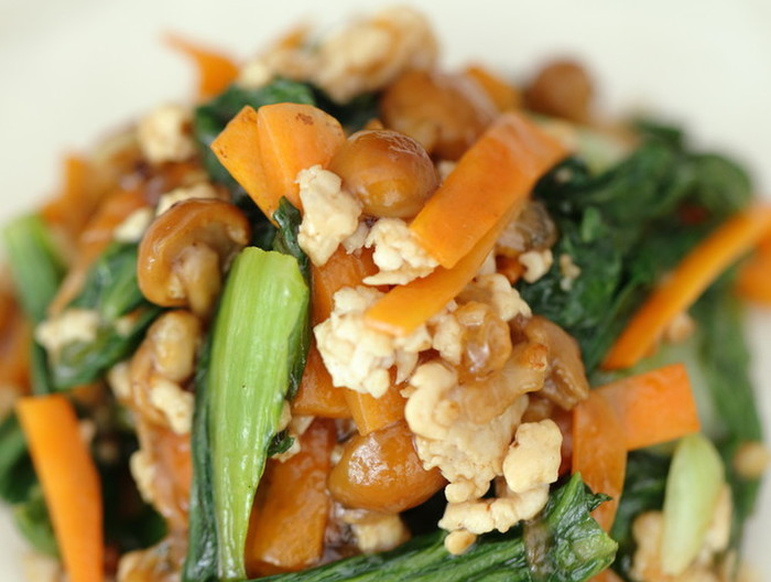 青梗菜と鶏ヒキとろみソテー