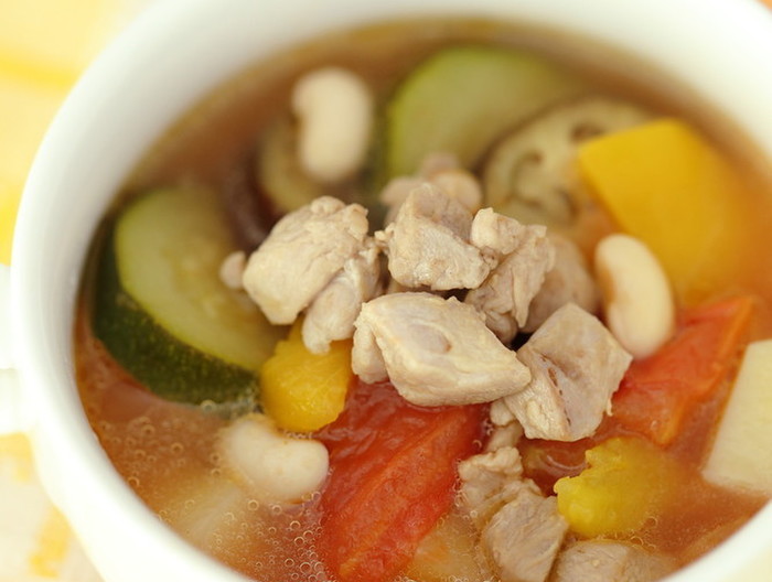 彩り鮮やか！大豆入りラタトゥイユ風スープ