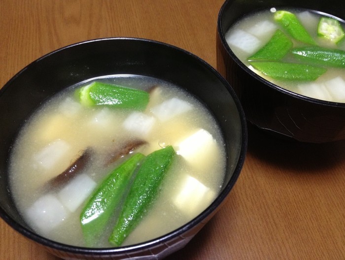 山いもとオクラのみそ汁