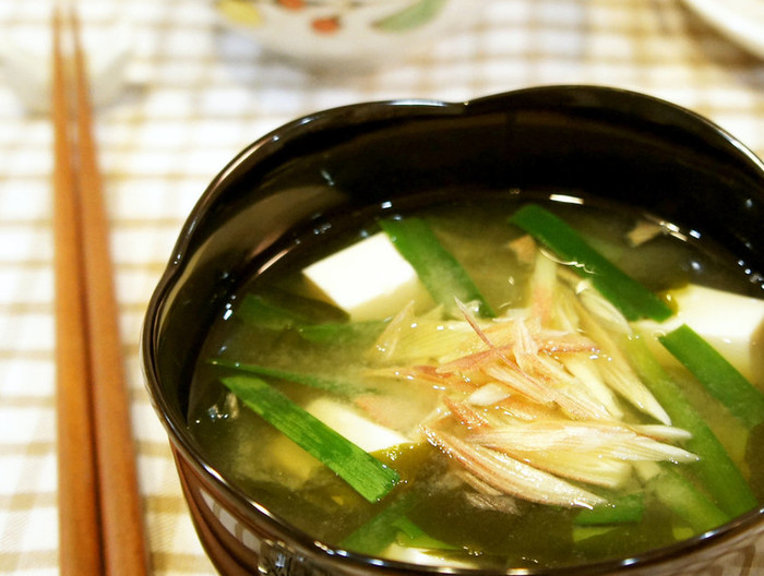 みょうがとにらのお味噌汁