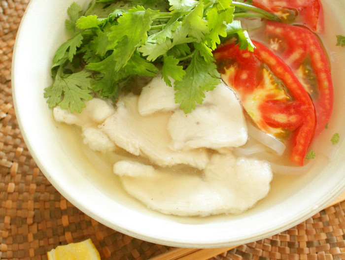 さっぱり美味しい鶏むね肉のフォー