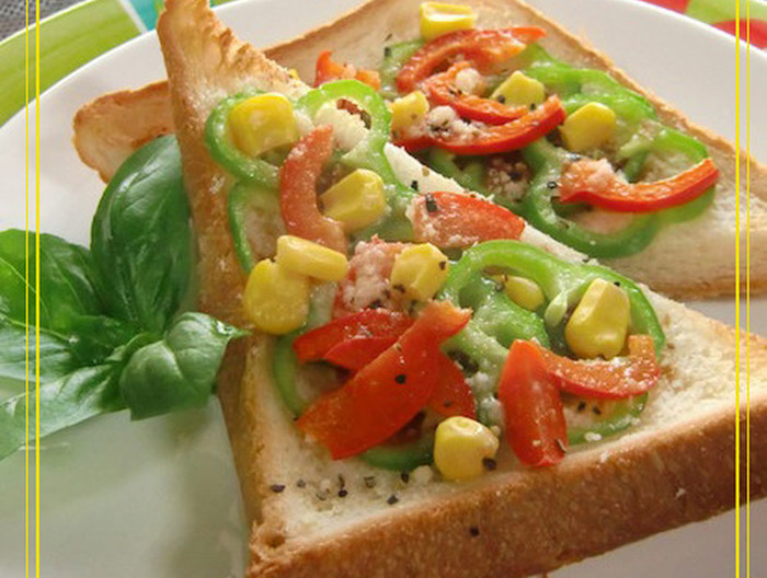 醤油ベース ピーマンとコーンのトースト