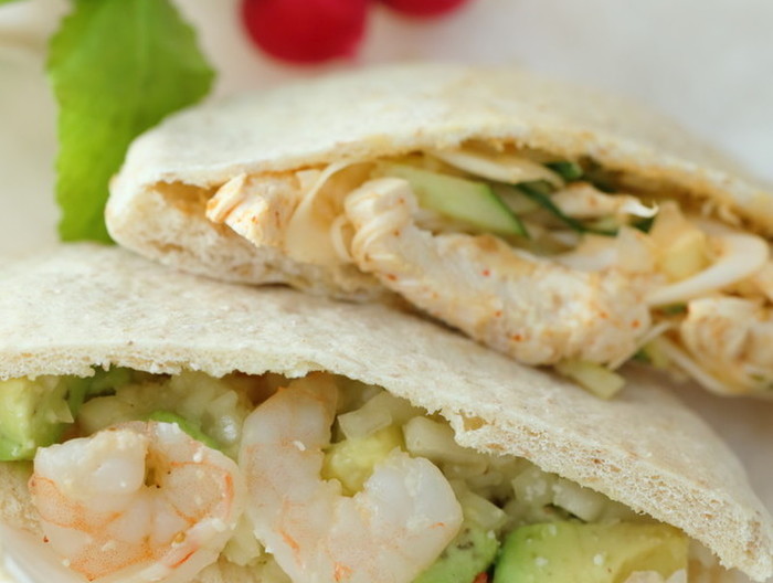 アボカドディップ＆チキンパプリカピタパン