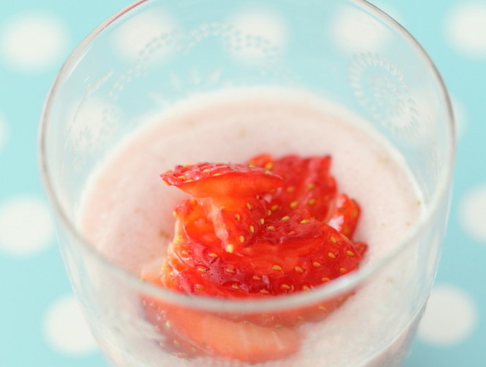 苺とホイップクリームで作るゼリー