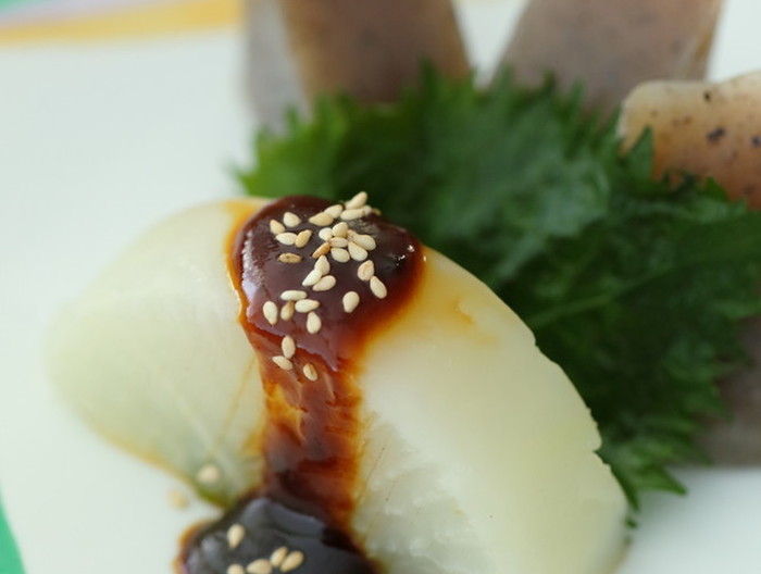大根と蒟蒻の赤味噌がけ