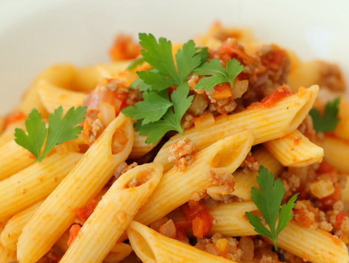 ピリ辛 ペンネ・ボロネーゼ