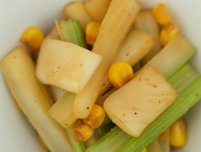 セロリといかのソイソースソテー