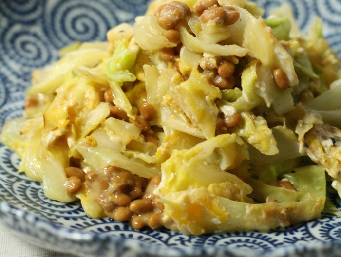 キャベツと納豆の炒め物