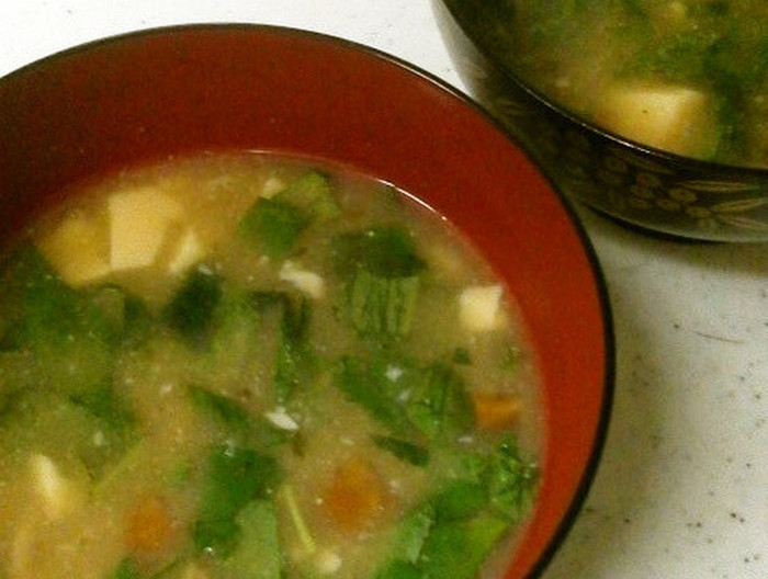 モロヘイヤとなめこの味噌汁