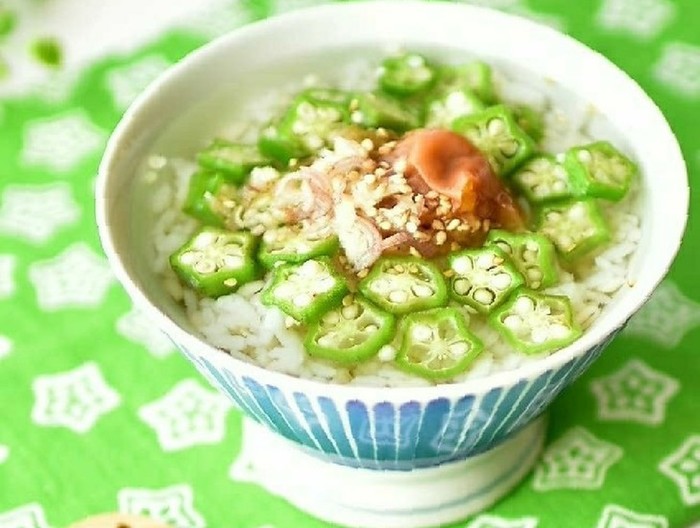 オクラと梅の冷やし茶漬け