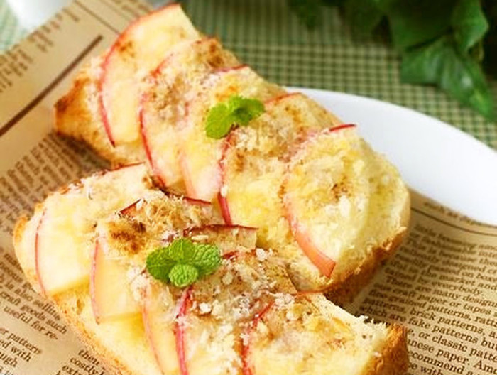 アップルパイ風りんごトースト