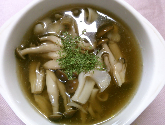 しめじと舞茸の洋風スープ