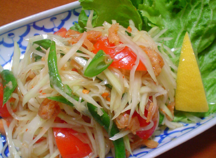 ソムタム 青いパパイヤのサラダ